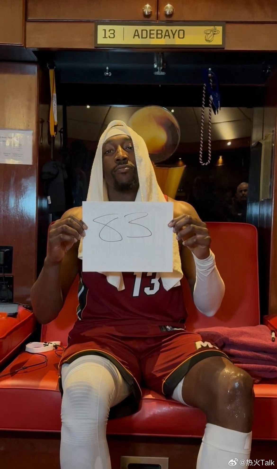 阿德巴约手持83分白纸，致敬张伯伦🫡阿德巴约83分阿德巴约现役得分王