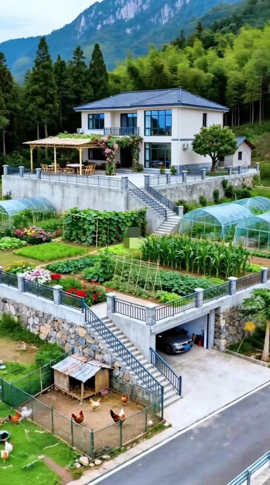 如果给你一栋这样的小房子，让你卖掉城里的房子回乡下生活，你愿意吗？[what]