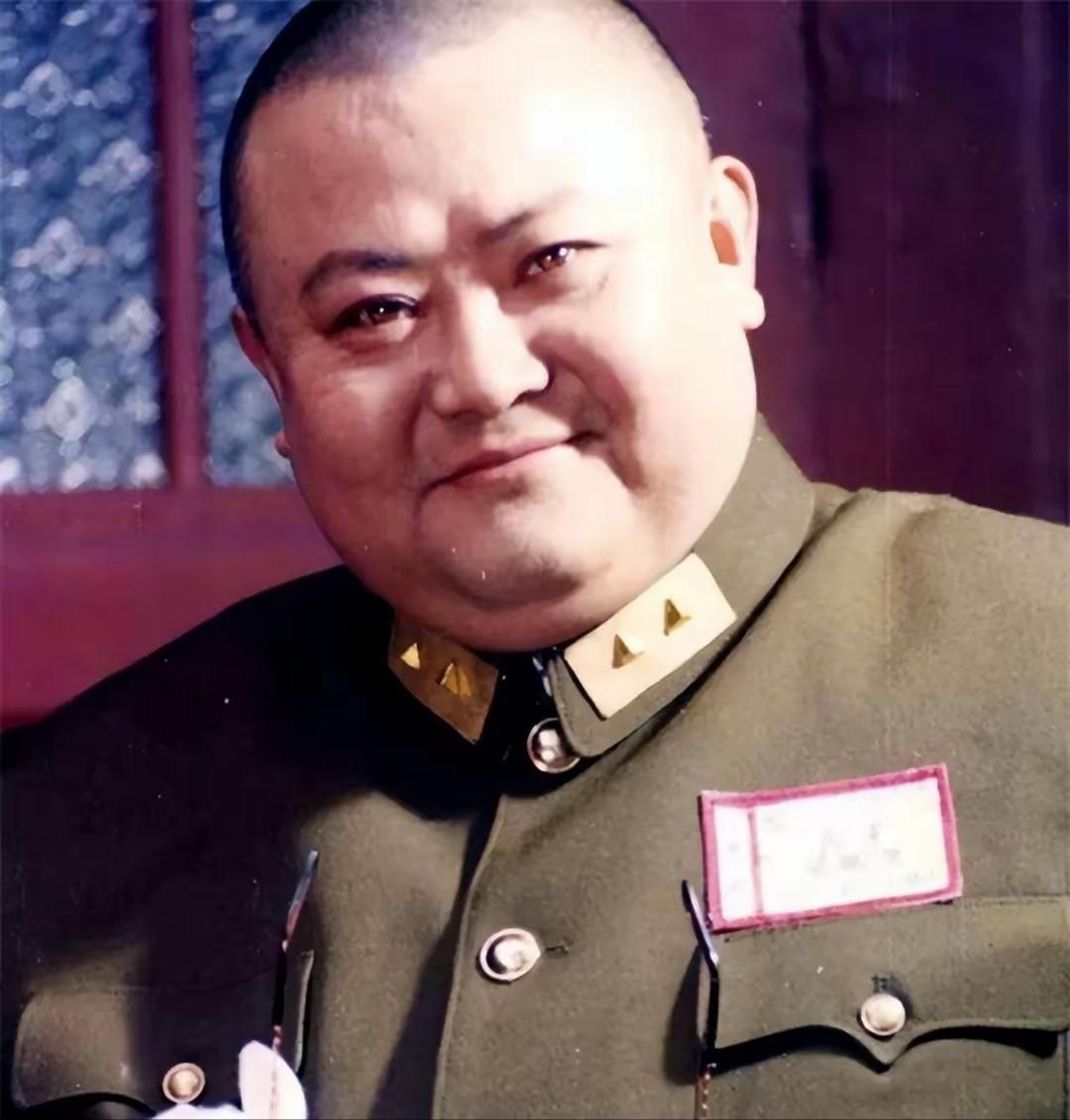 1931年，刘文辉花一百万大洋收买刘湘的师长蓝文彬、范绍增。蓝文彬悄悄把钱收了，