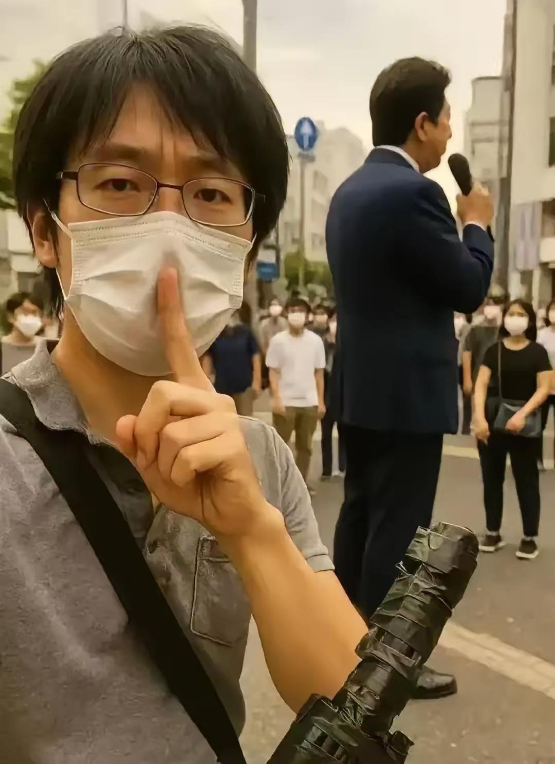 山上彻也，日本品学兼优的好孩子，班里的优等生，自卫队勇敢的战士，行刺首相安倍晋三