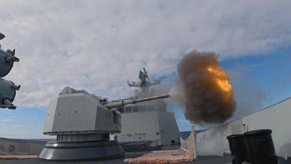 凤凰新闻【东部战区“正义使命-2025”演习高清大图来了】2025年12月29日