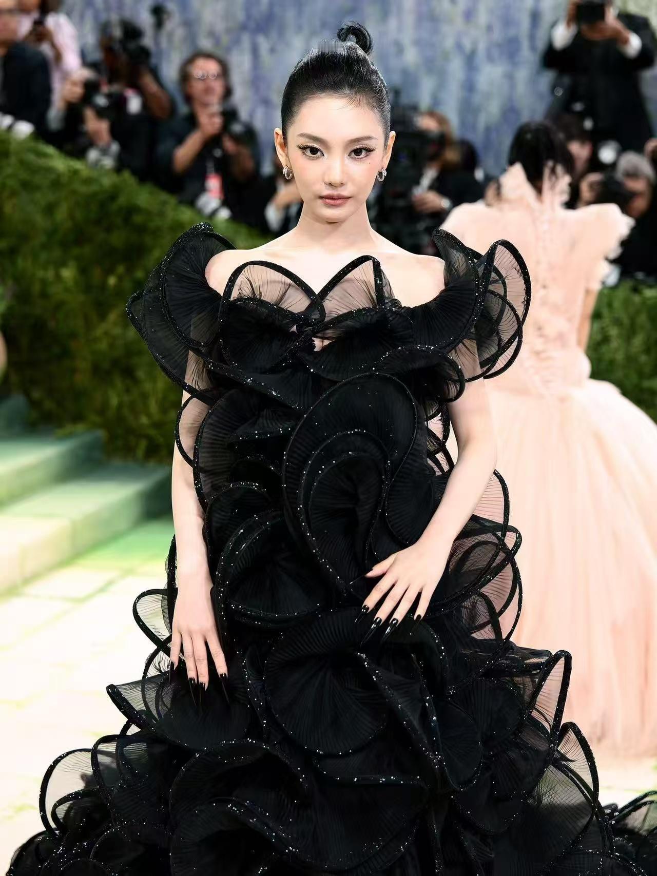 宁艺卓MetGala幕后全记录 宁艺卓MetGala幕后全记录正式来袭！独家英文