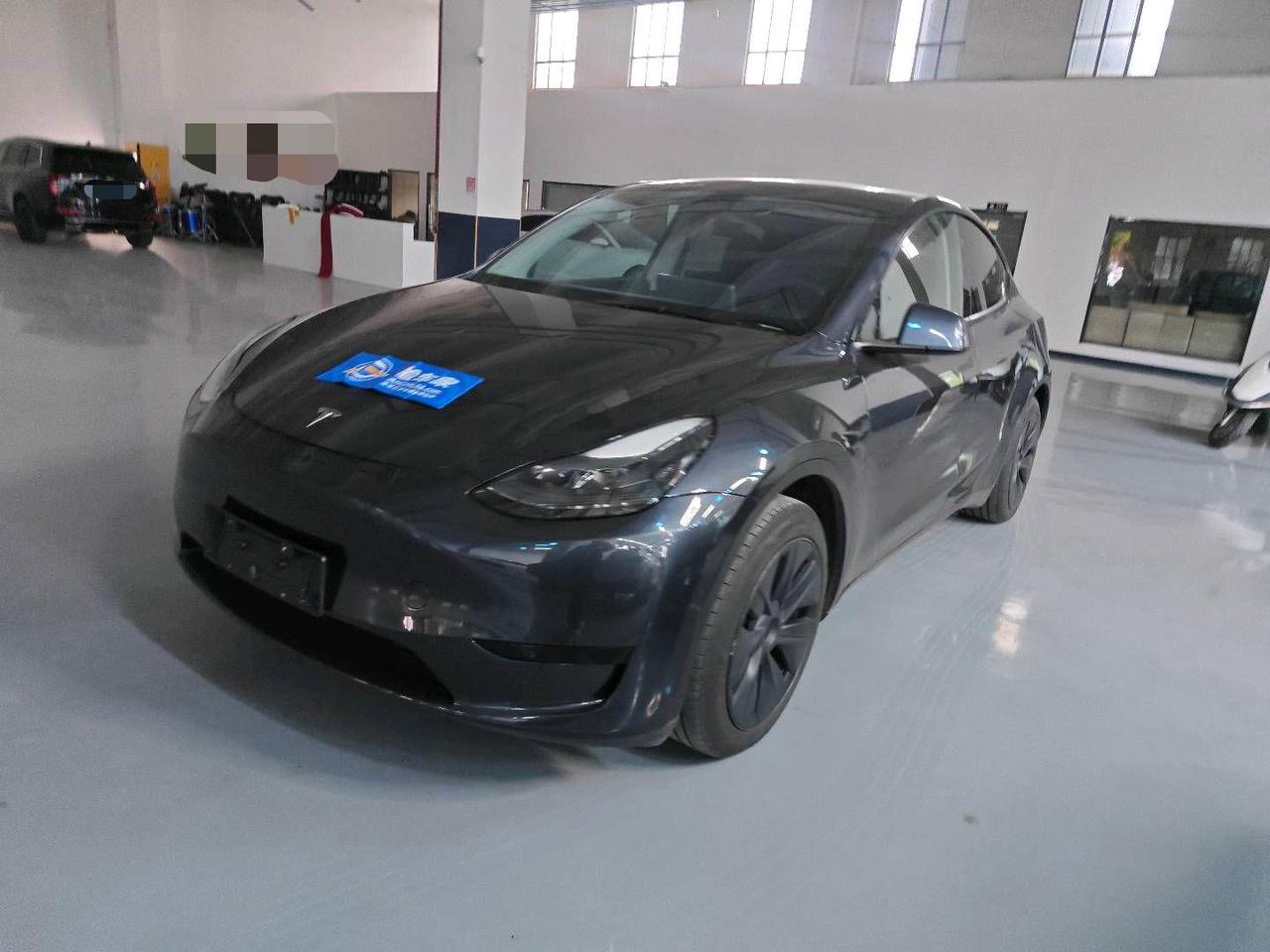 两年掉价一半，这辆Model Y坑死人！
前两天验了一台特斯拉Model Y，2