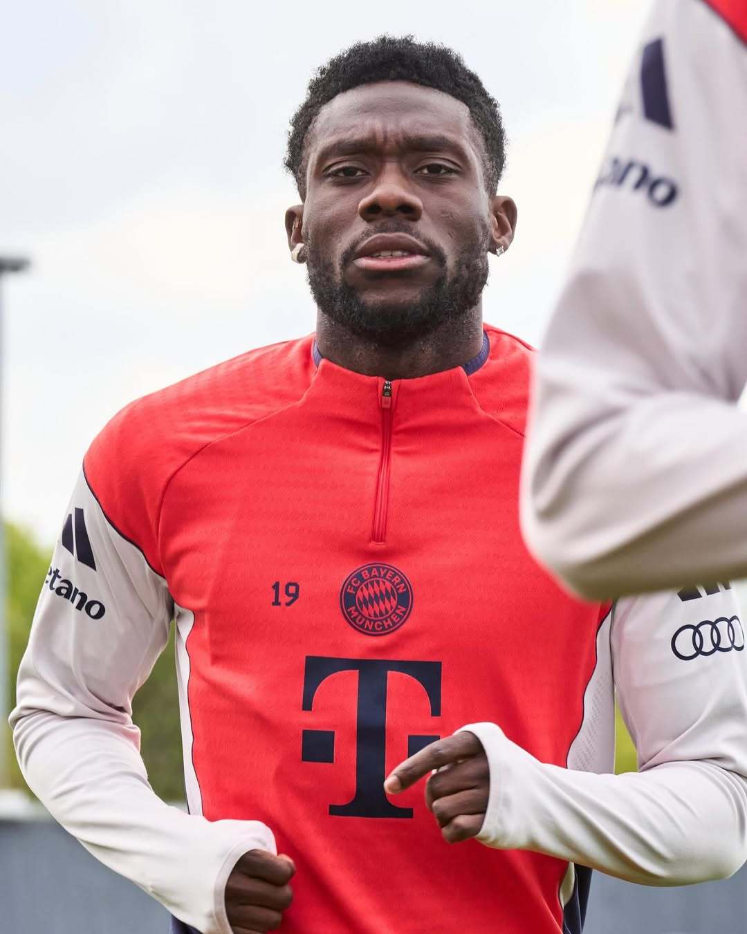 今日训练，比朔夫恢复跑步训练 