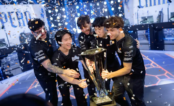 插播一条先锋赛比赛时间，今年先锋赛的比赛时间对国内观众来说还算友好，小组赛、淘汰