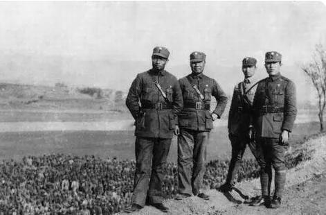 [微风]1950年，解放军24名精英战士深入大瑶山，搜捕黄埔军校巨匪甘兢生，但苦