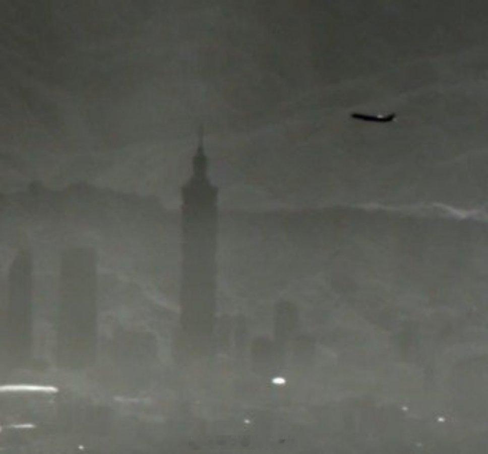 解放军无人机俯瞰台北101大厦所见即所得，这么近那么美，周末去台北，估计台独势力