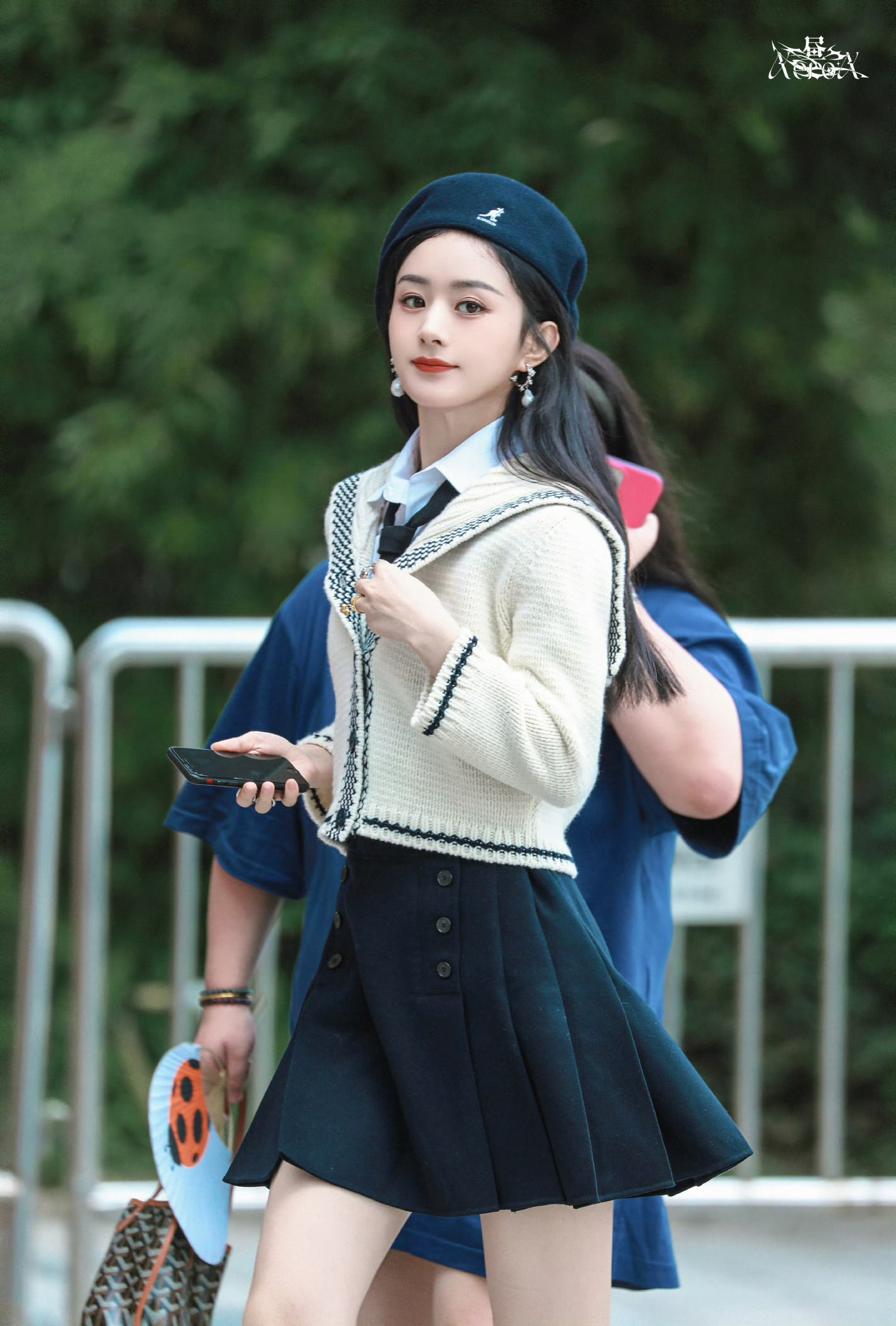 愚人节站姐团建已打响朱志鑫站姐发了赵丽颖我记得去年也发了 