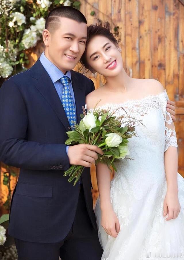 #杨子说不到1年将回归家庭# 你们看了黄圣依和扬子的情感综艺了吗从黄圣依拍周星驰