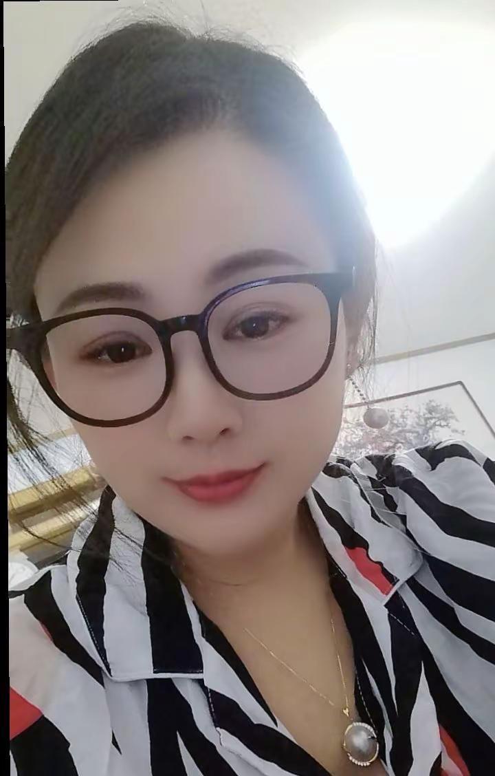 碎花裙的温柔装不来，死犟的脾气改不掉，我这一身反骨，只适合做自己的靠山