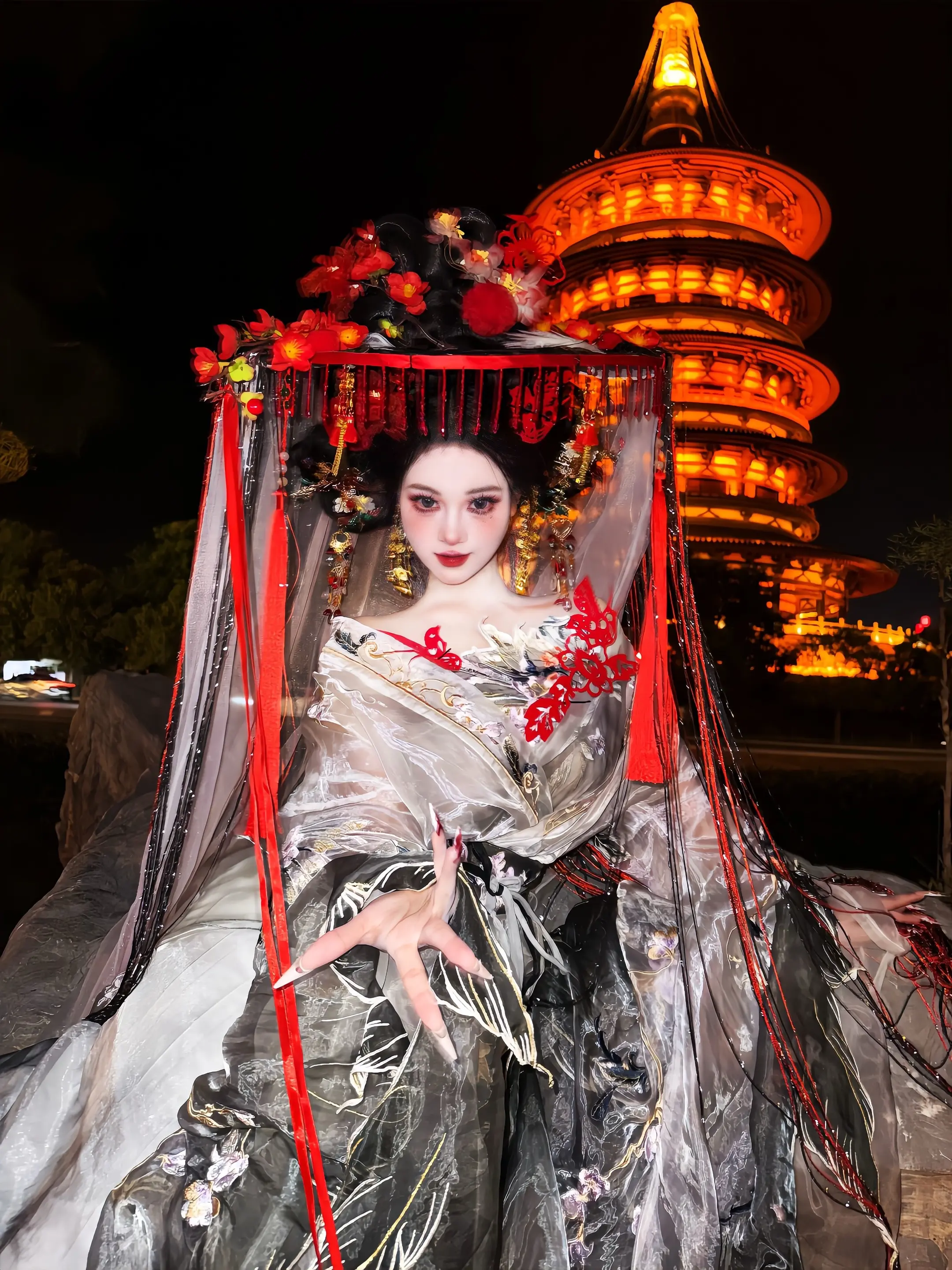 小蛮腰～小蛮腰。