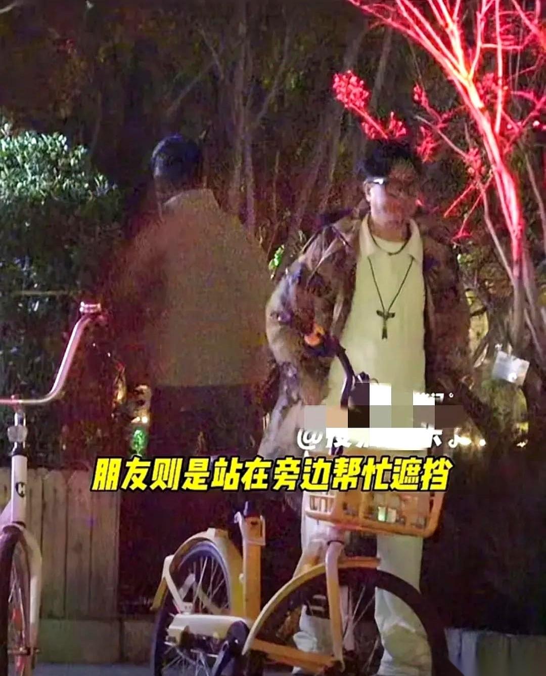 孙浩这事儿闹得，哪怕你是光鲜亮丽的大明星，尿急了也得瞬间变回原形。
上一秒还在跟