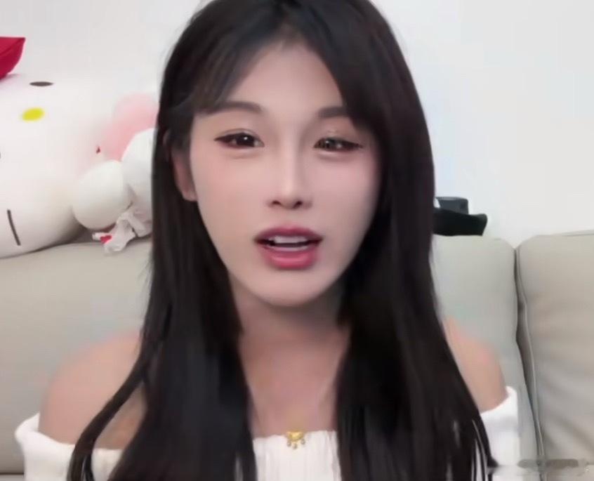 251：我之前团播的时候睡帐篷，和一个女主播一起的，有一个大哥突然跑过来找她发现