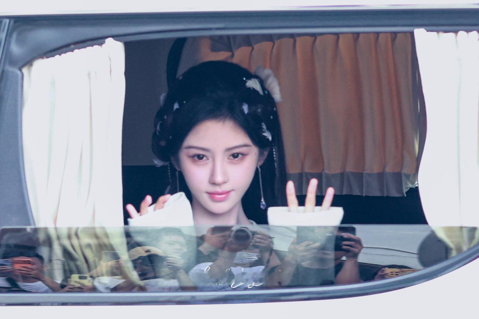 鞠婧祎鞠婧祎苏绿夏 jjy鞠婧祎姜黎非 苏绿夏出现一下🐈 