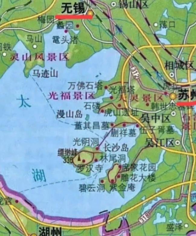 你敢信吗？太湖底下，2.3 米厚的淤泥，上面才趴着不到 1.9 米的水。说白了，