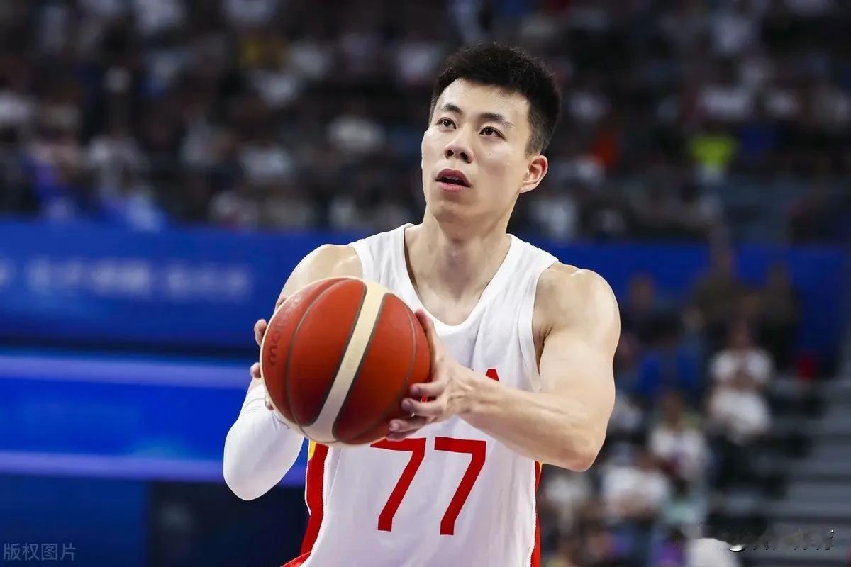 张镇麟在国家队的比赛，真不让人失望！

在CBA打的多自信啊，各种持球，各种三分