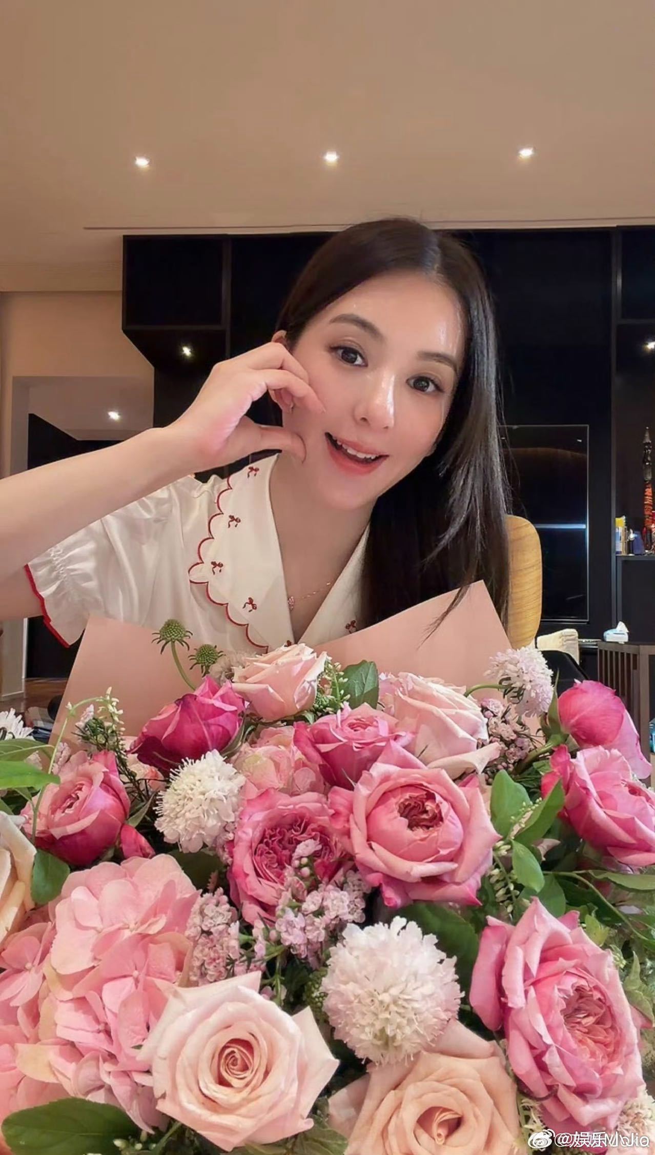 方媛问彭冠英玫瑰最爱谁五十公里桃花坞 方媛在桃花坞问彭冠英，玫瑰到底最爱谁，说出