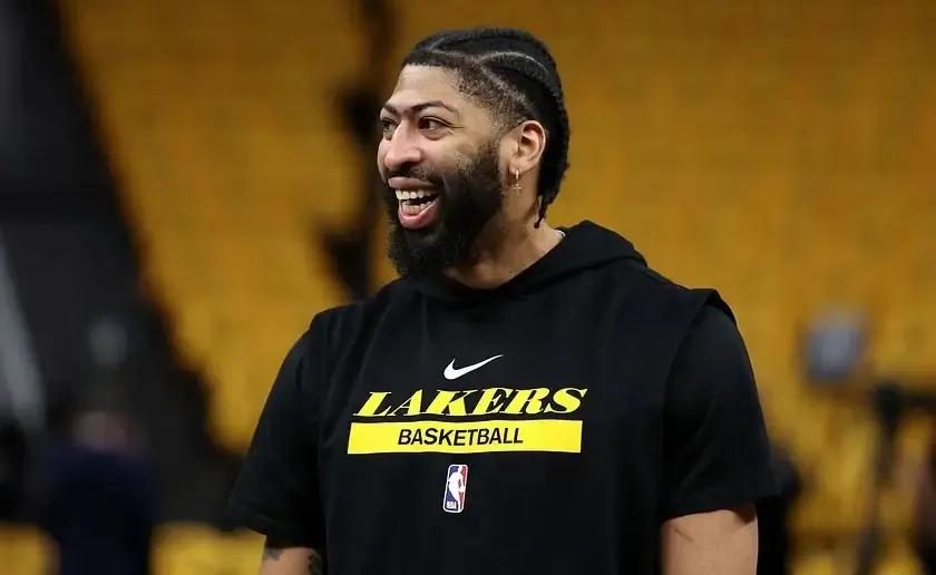 NBA在不断的刷新你的认知！
浓眉3年1.86亿提前续约！历史第一高薪资再次易主