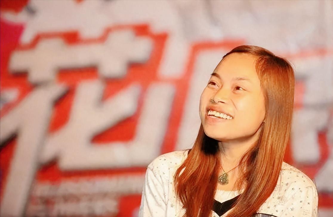 【久居美国考上名校，38岁身材发福的凤姐，已经走上了另一条大道】

“凤姐”这个