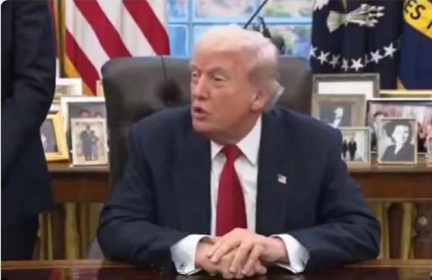 记者问特朗普：如果泽连斯基不答应你提出的俄乌和平28条，你将怎么办？

特朗普是