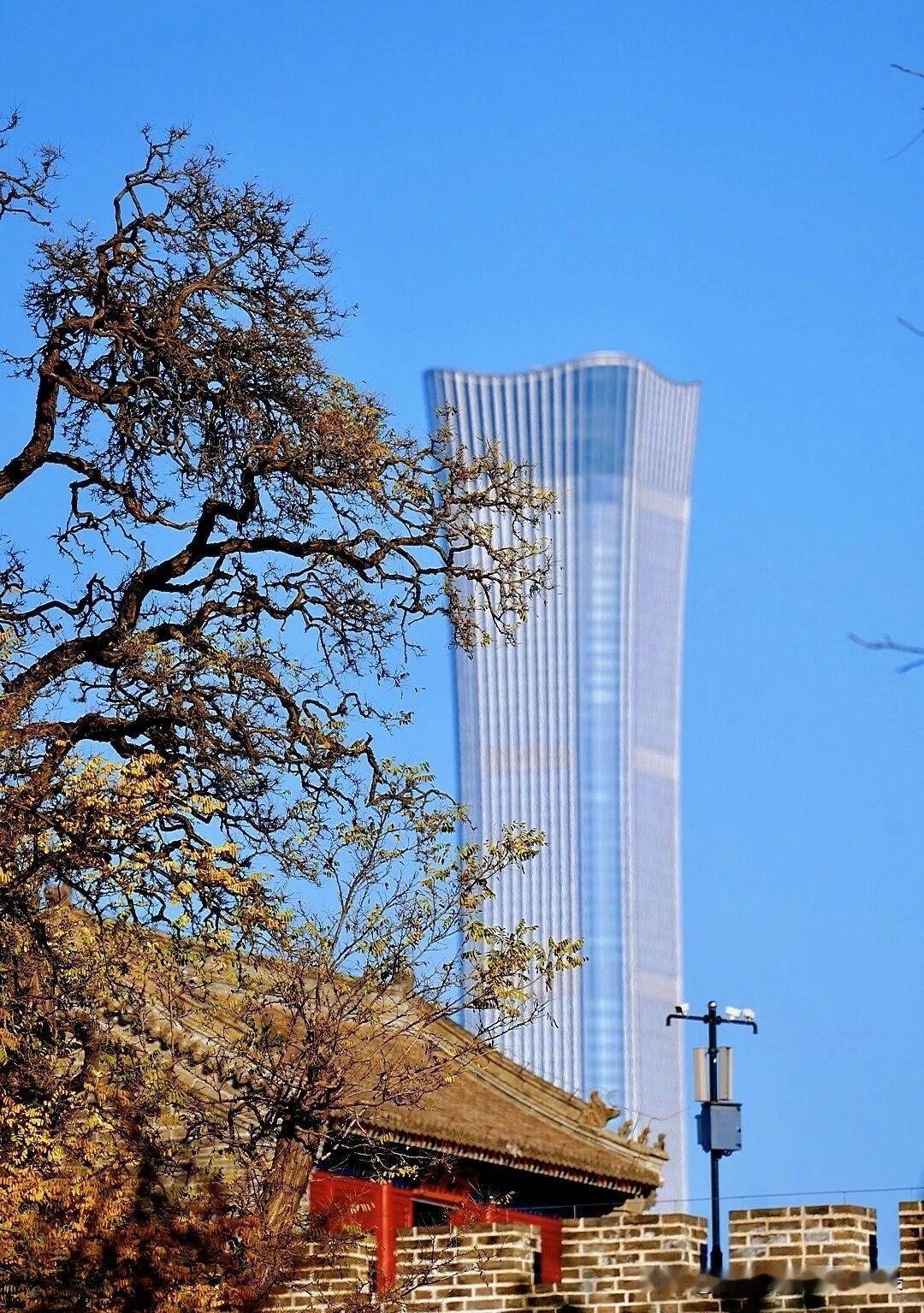 有人吐槽中国那些惊艳的摩天大楼，许多都是由国外建筑师设计的，质疑我国建筑设计师对