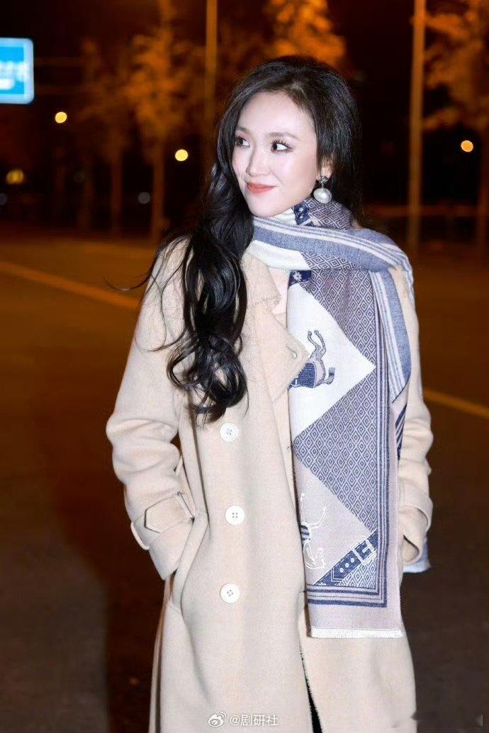 专访声鸣远扬歌手苗梦初苗梦初回应被尚雯婕三问野心羞耻不被定义，不惧质疑，苗梦初用