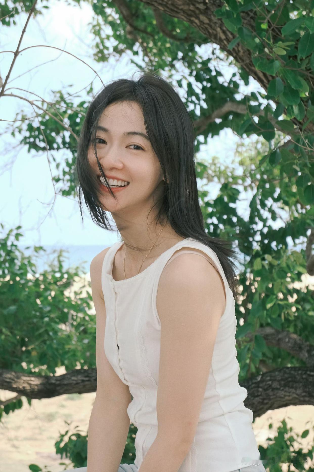 1.吴谨言婚后生活挺幸福的，跟老公的感情也好，现在有要二胎的计划。2.姚晨接下来