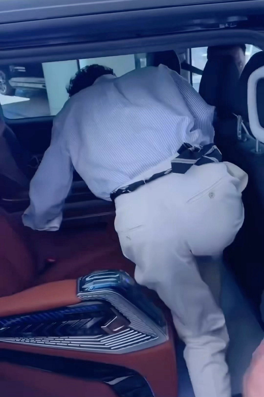 这是什么意思 这么曼妙这对么 是好男孩么