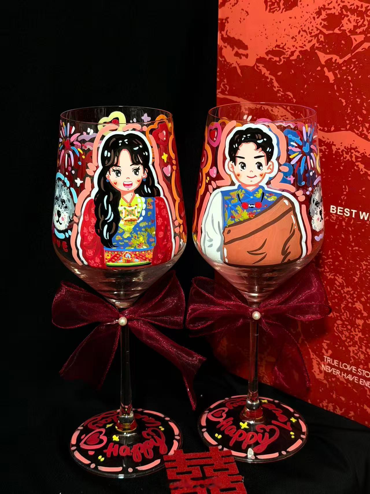 刚留意到手绘杯，转头就收到冰焱的定制惊喜，奇妙缘分双向奔赴，幸福感爆棚，谢谢我的