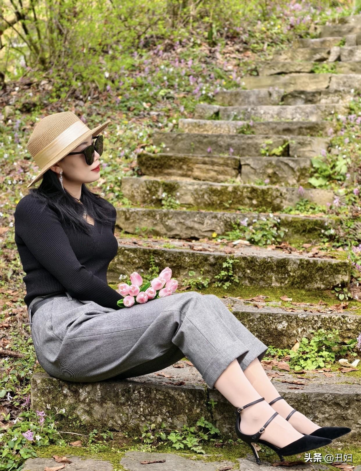 为什么说女人美在气质气质这东西，就像陈酿的酒，越品越有味道。有气质的女人，说话温