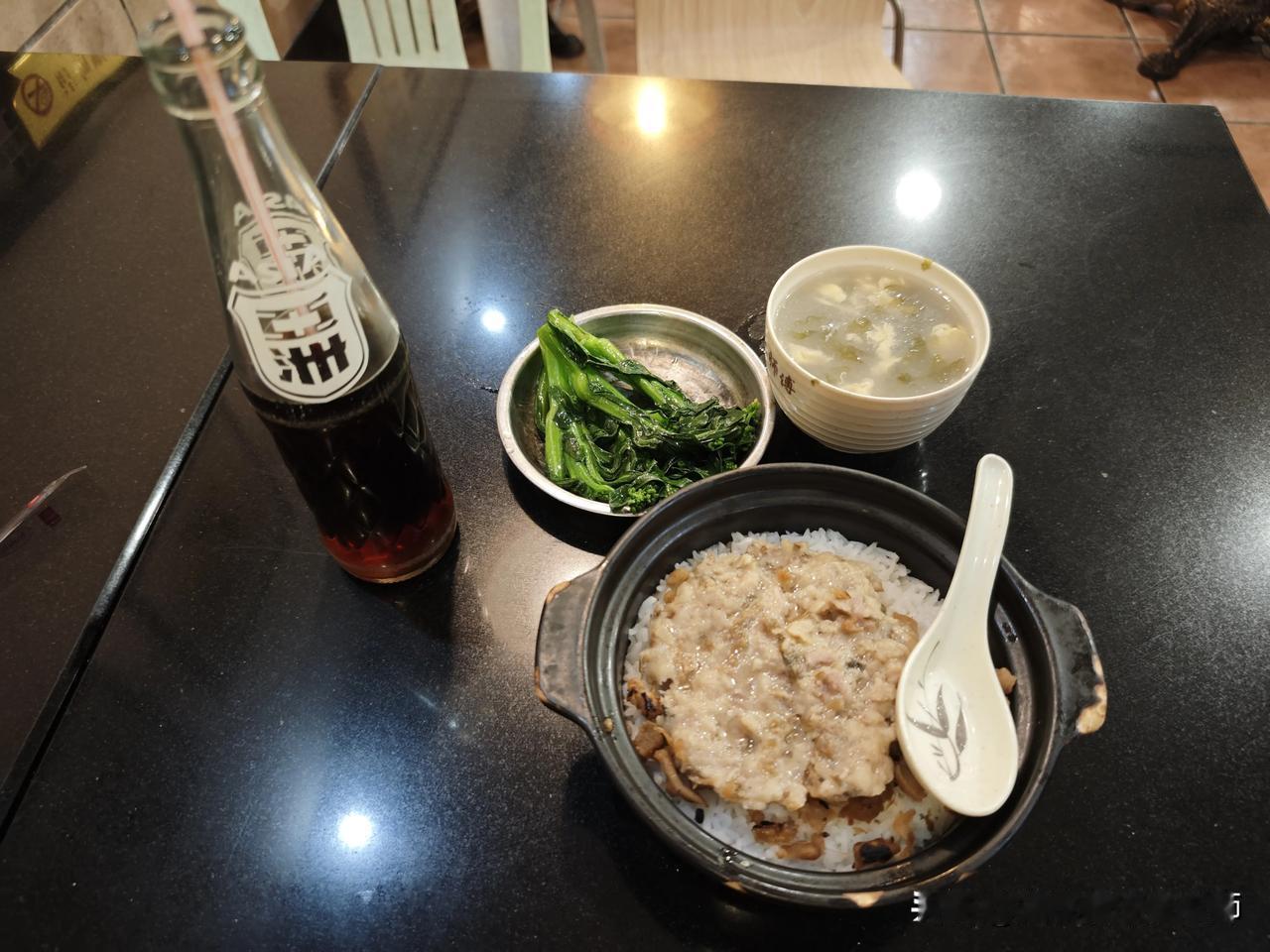 今天吃什么在广州打猎的一天，中午随便吃点，一起18块钱，贵不？