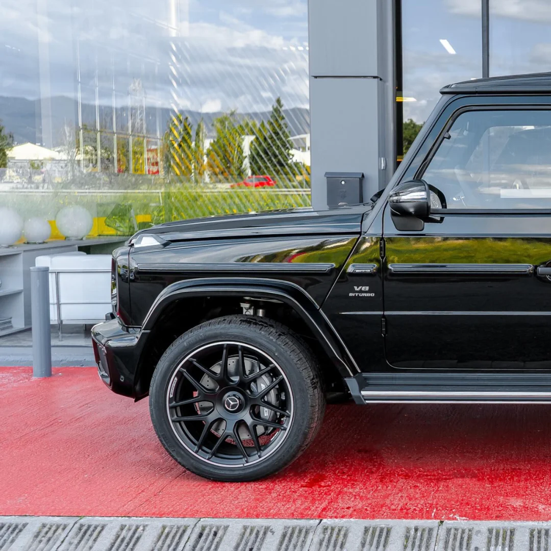 25款曜岩黑AMG G63