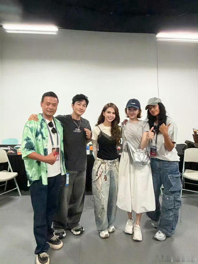 周杰伦唱的是两代人的青春周杰伦一开口我的青春就回来了当年顶流少年凭国风说唱席卷乐