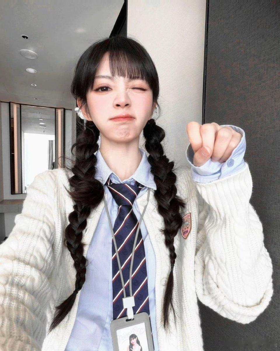 田曦薇真的是女明星头像大户了吧！每张都好适合当头像哇😯 