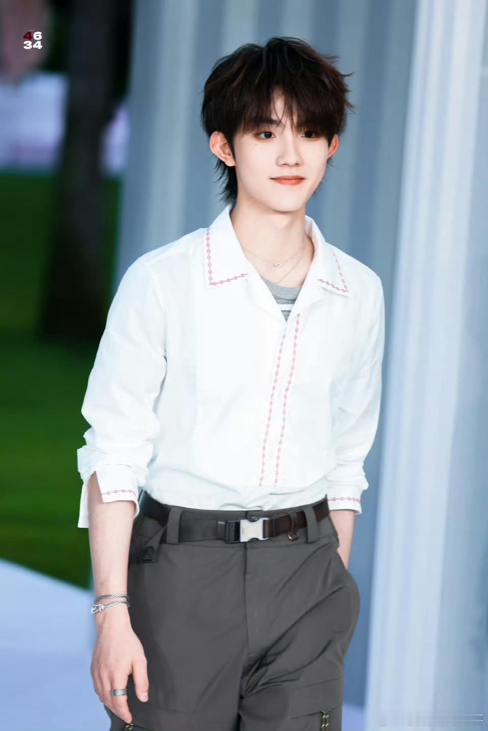 苏新皓露齿笑好明媚名利场游刃有余的小公子，萌的我都无法用言语形容了，太帅了吧！ 