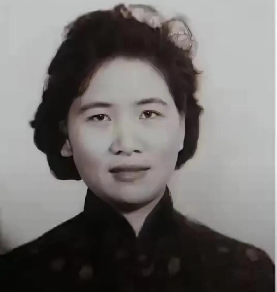 你敢相信吗？
一位50岁的女性，
仅带着3000美元，
独自一人前往美国重新开始