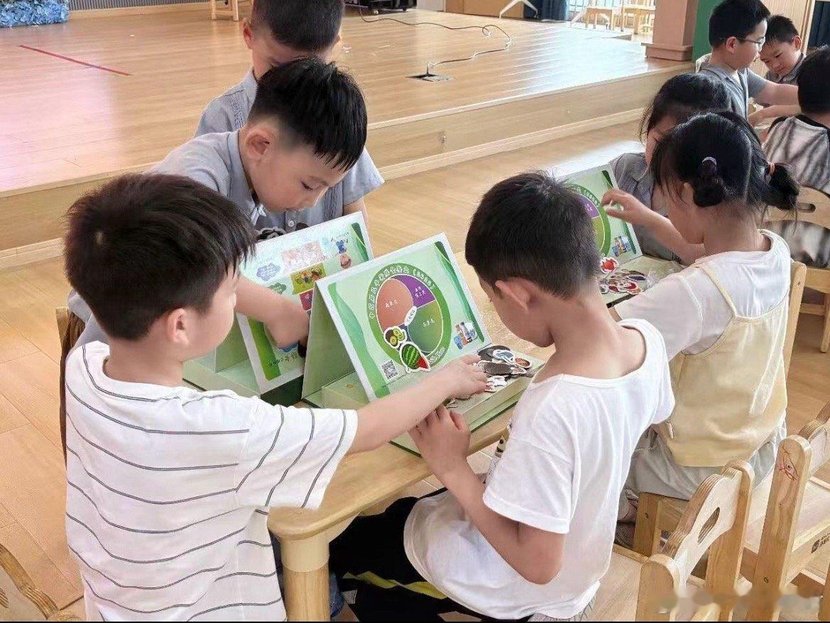 浙江仙居多方联动织密儿童健康防护网 仙居开展食育公益课堂，以趣味形式科普膳食知识