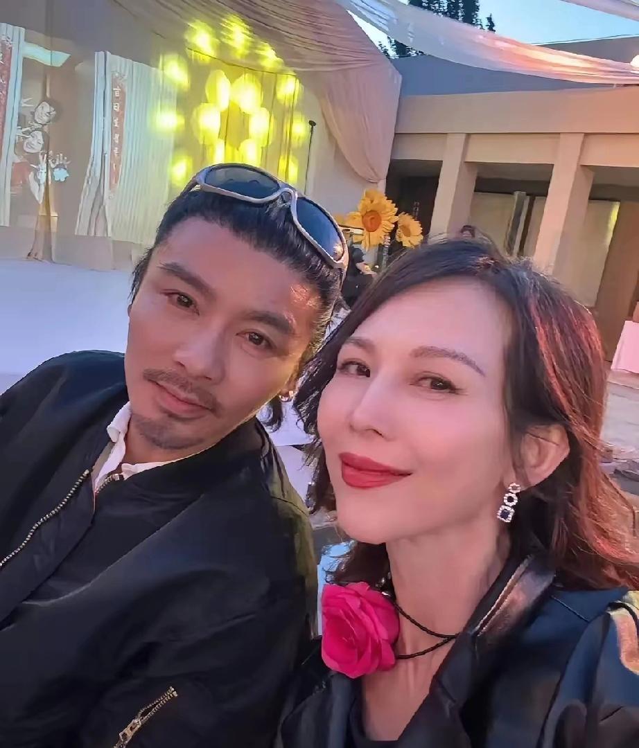 蔡少芬自曝和张晋吵架往事：拖行李箱闹分手，被一句话点醒
 
        蔡少