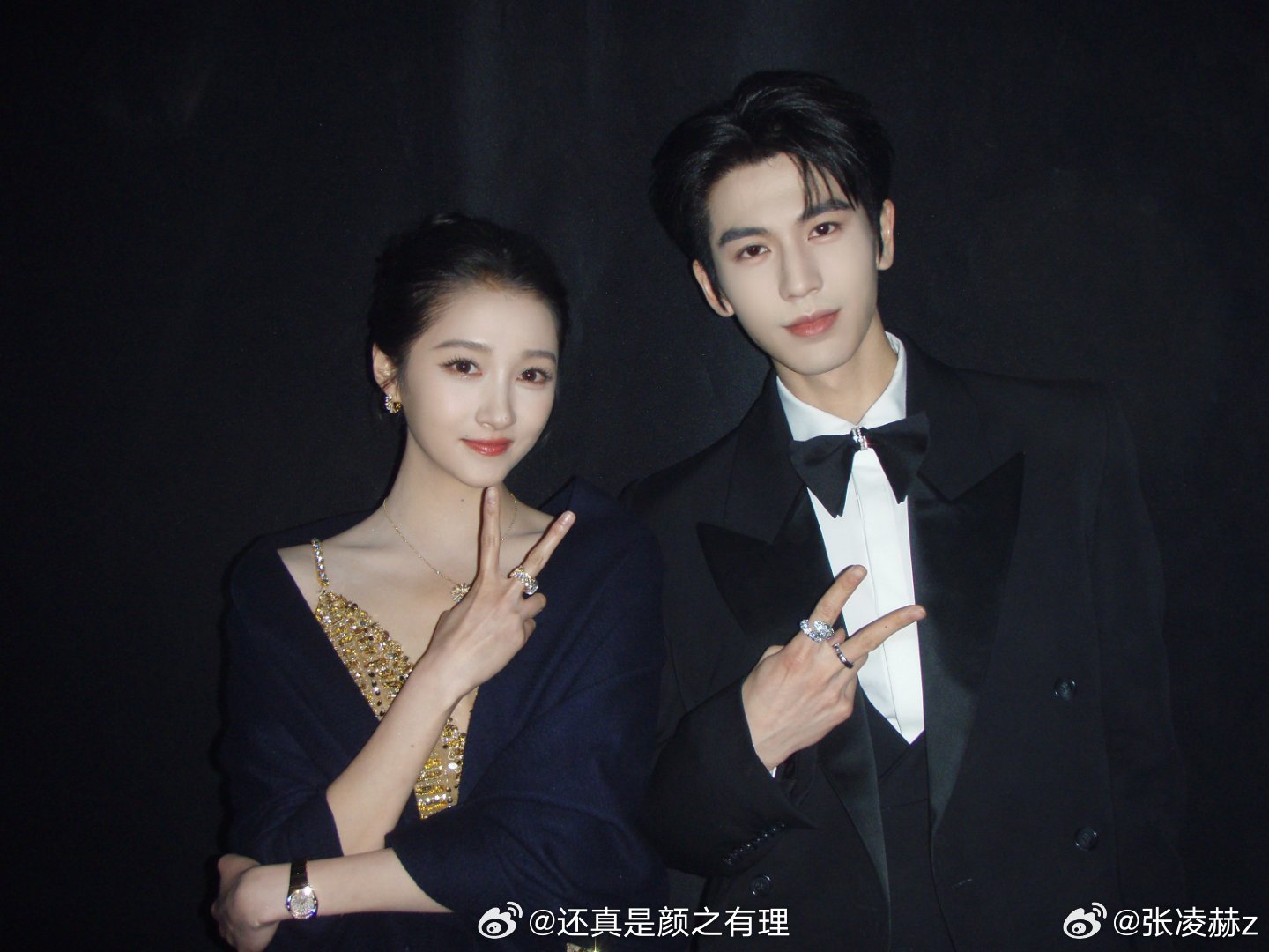 张凌赫关晓彤cp感OMG⊙∀⊙！这张确实看着挺搭的呢 
