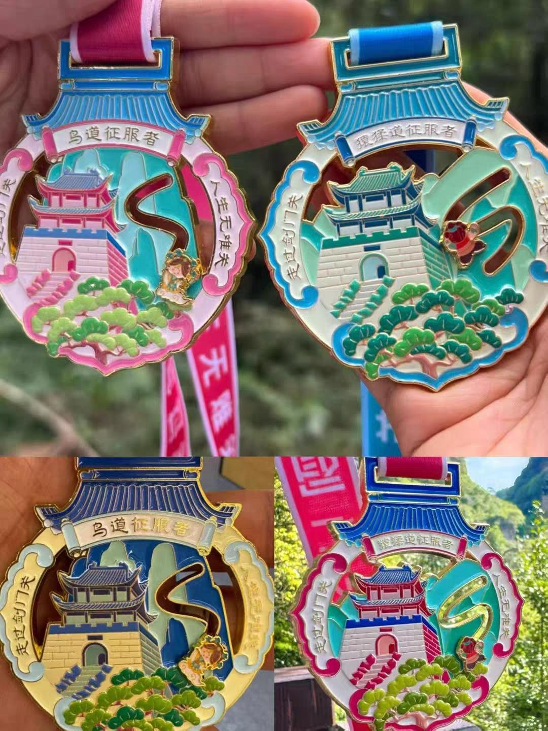 读书，是我们共同的爱好，老伙计问我现在读啥。我现在只读几类书，一是《资本论》《毛