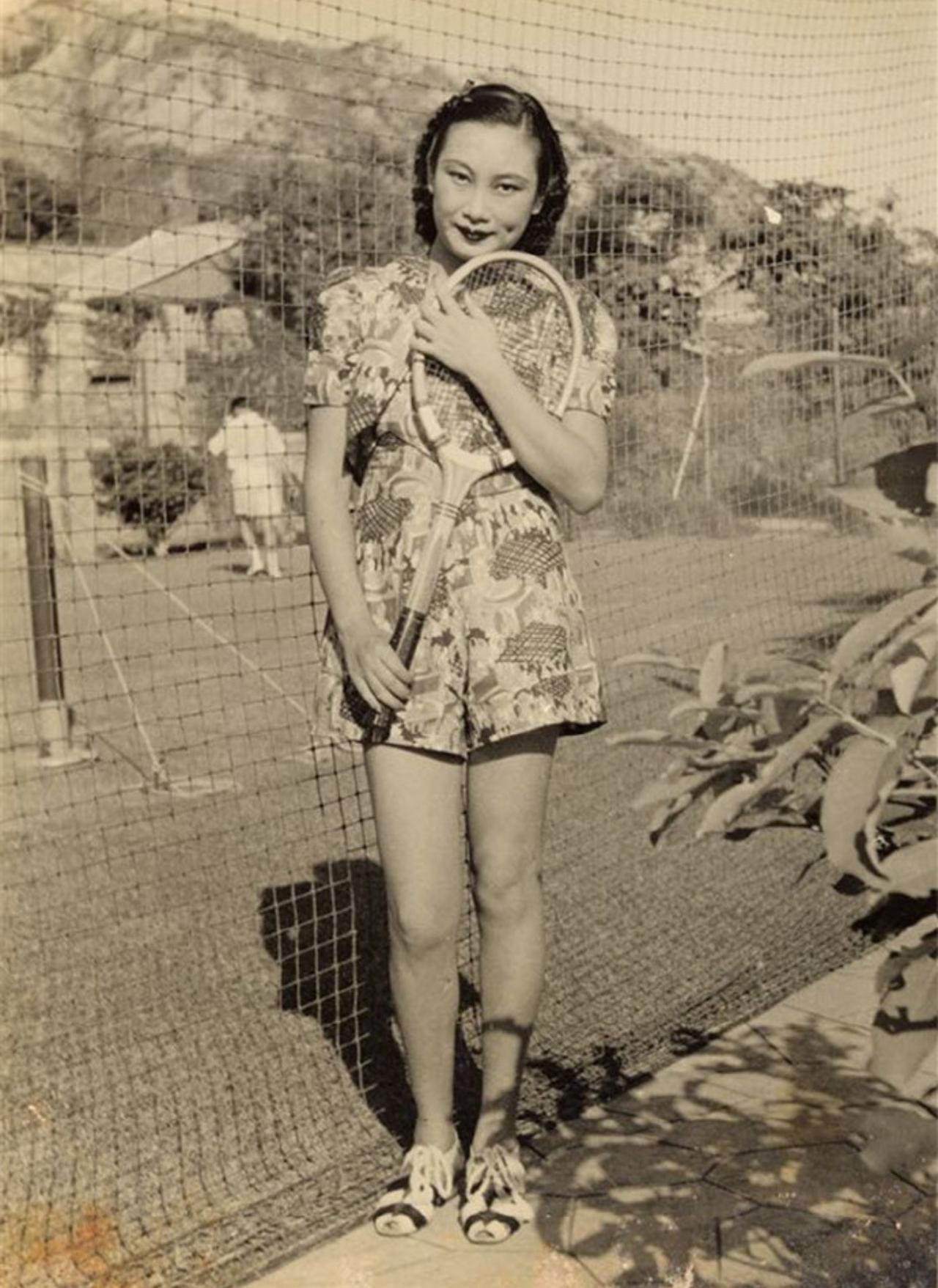 如图，这就是大明星蝴蝶的真实样貌，要是放在娱乐圈是什么水平？戴笠要是现代人应该不