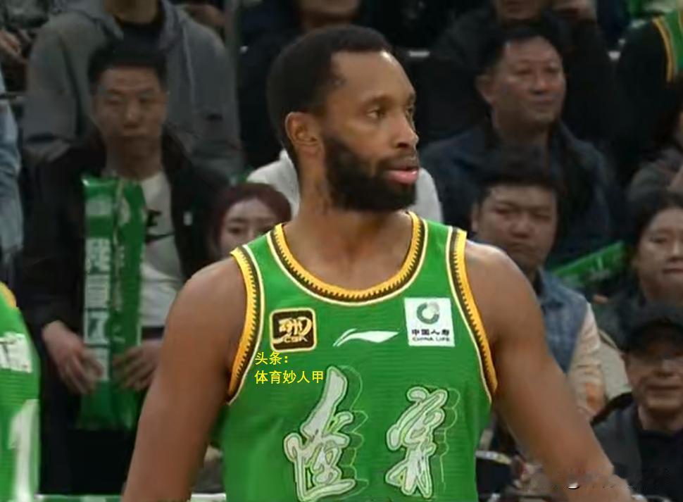 辽宁队离队第一人？呈现断崖式下滑，球迷：是时候说再见了。
辽宁队在CBA半决赛上