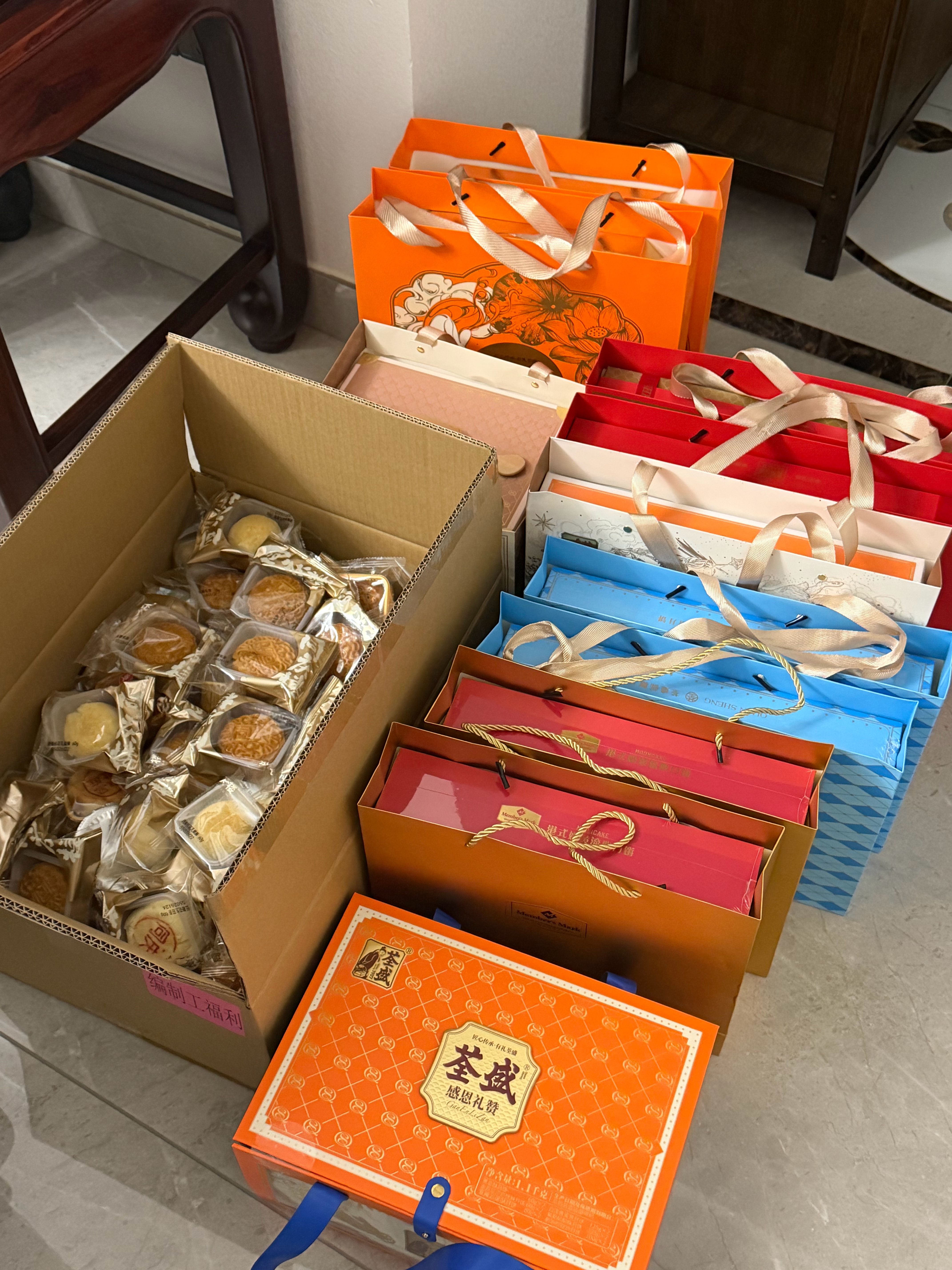 每次发礼品的时候就知道忙完了 ​​​