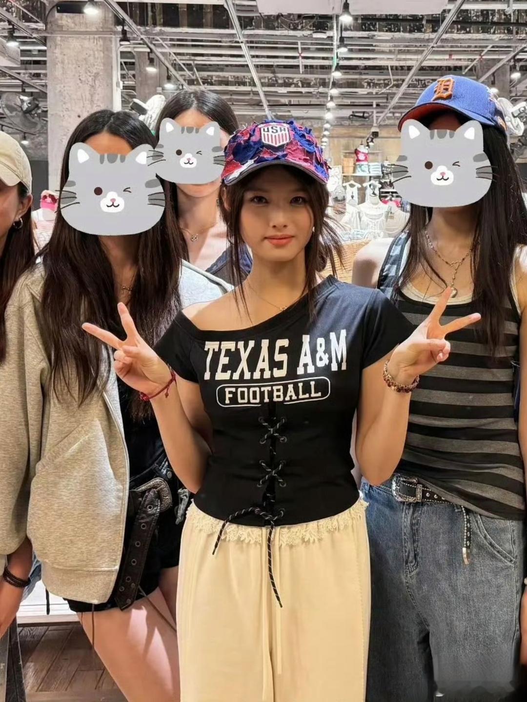 艾米被指没有路人身材好，太苛责了吧，人家还是个18岁的小姑娘呢。 