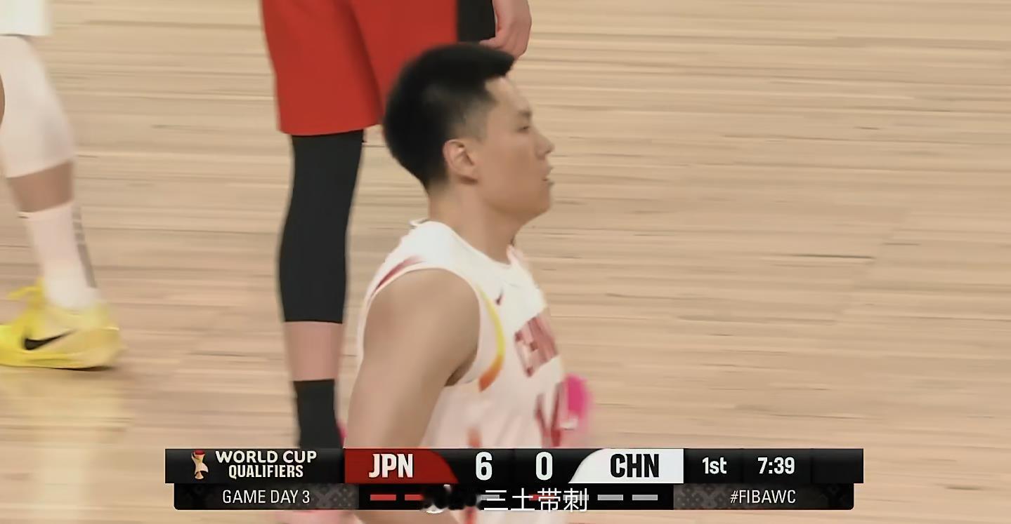 中国男篮vs日本男篮 首发没打出来，开局没抢好啊 