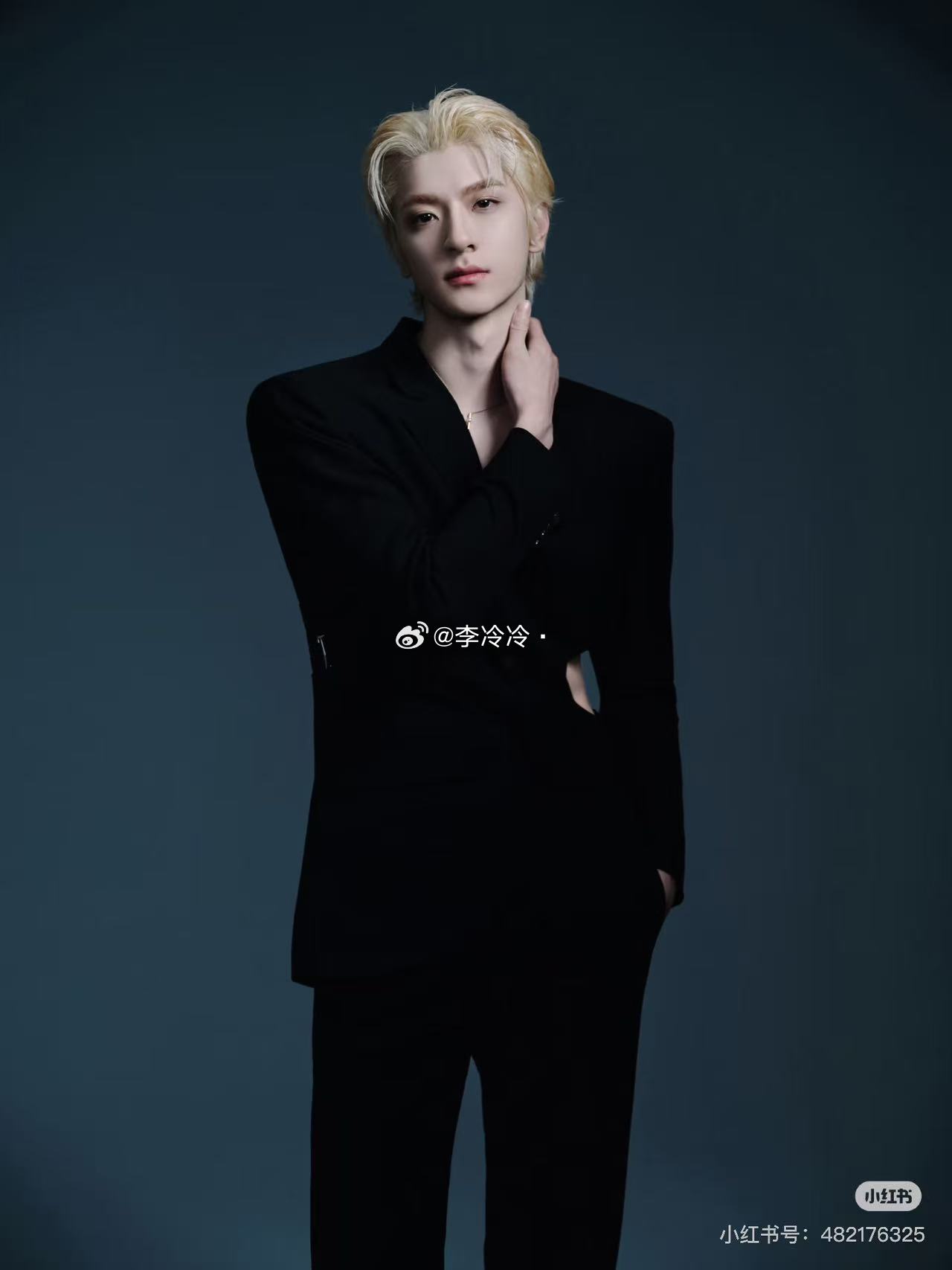 林一见面会主海报惊艳释出——金发造型，宛如破茧而出的金蝶，冷冽光影勾勒锋利轮廓，