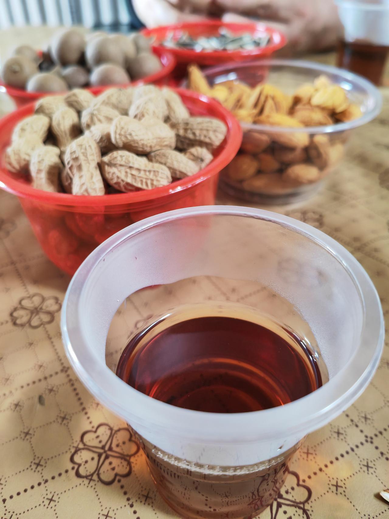 有人生经验的人与没有人生过多经历的人对幸福的认知是不一样的。
以前我总喜欢说幸福