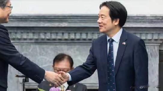 1月2日，台湾防务部门负责人顾立雄对媒体说:

“在国际社会的一片谴责声中，大陆