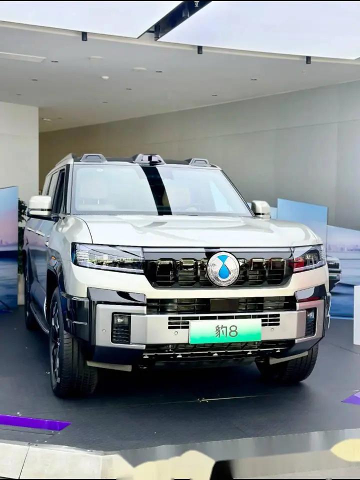 燃油车时代的落幕，新能源汽车开启新的篇章。落后的燃油车不但不节能，还不环保。新能