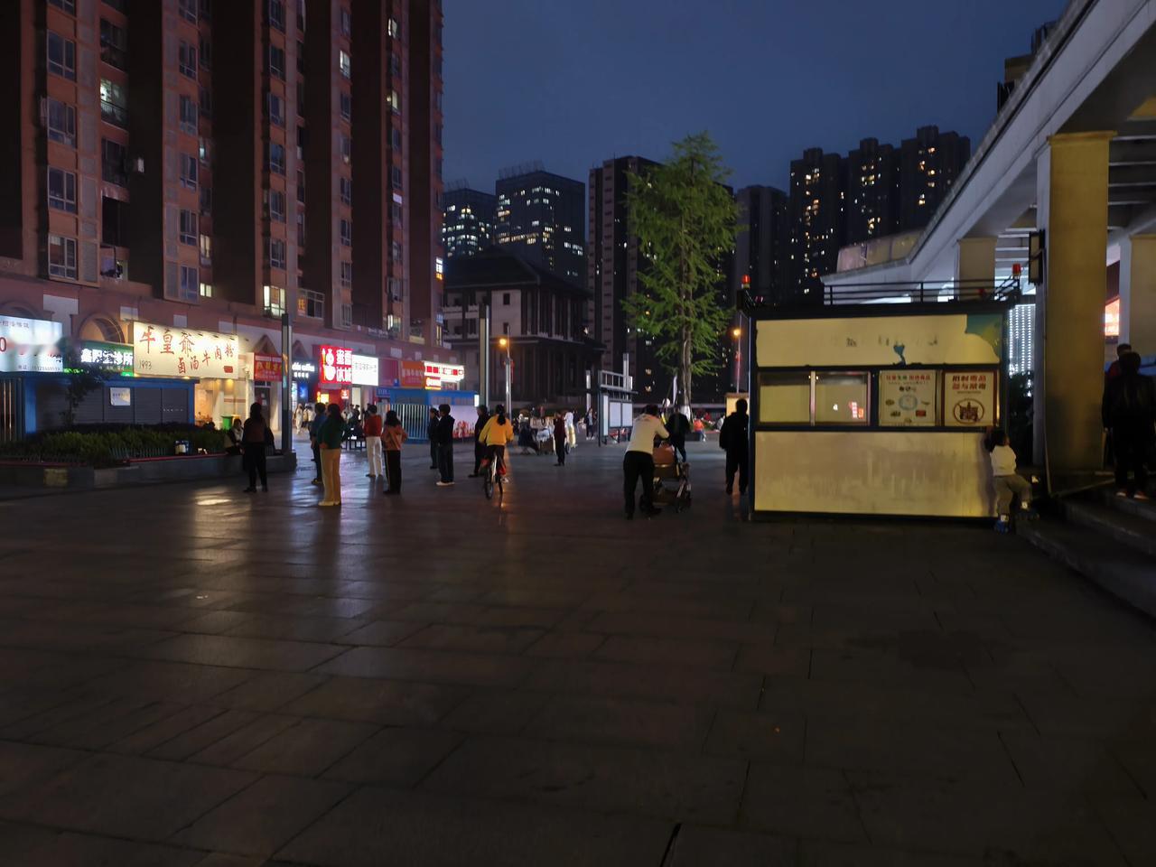 最近有消息传俄罗斯要帮伊朗造核弹，这事儿可太有看头了。2026俄罗斯要帮伊朗造核